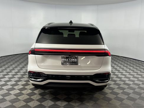 Used 2024 Lincoln Nautilus Reserve w/ Equipment Group 202A image 7