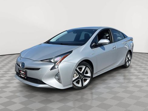 Used 2016 Toyota Prius Three Touring FWD image 1