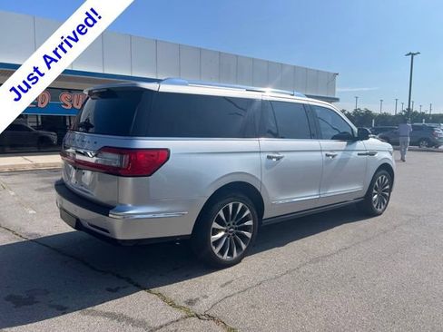 Used 2019 Lincoln Navigator L Select RWD image 3