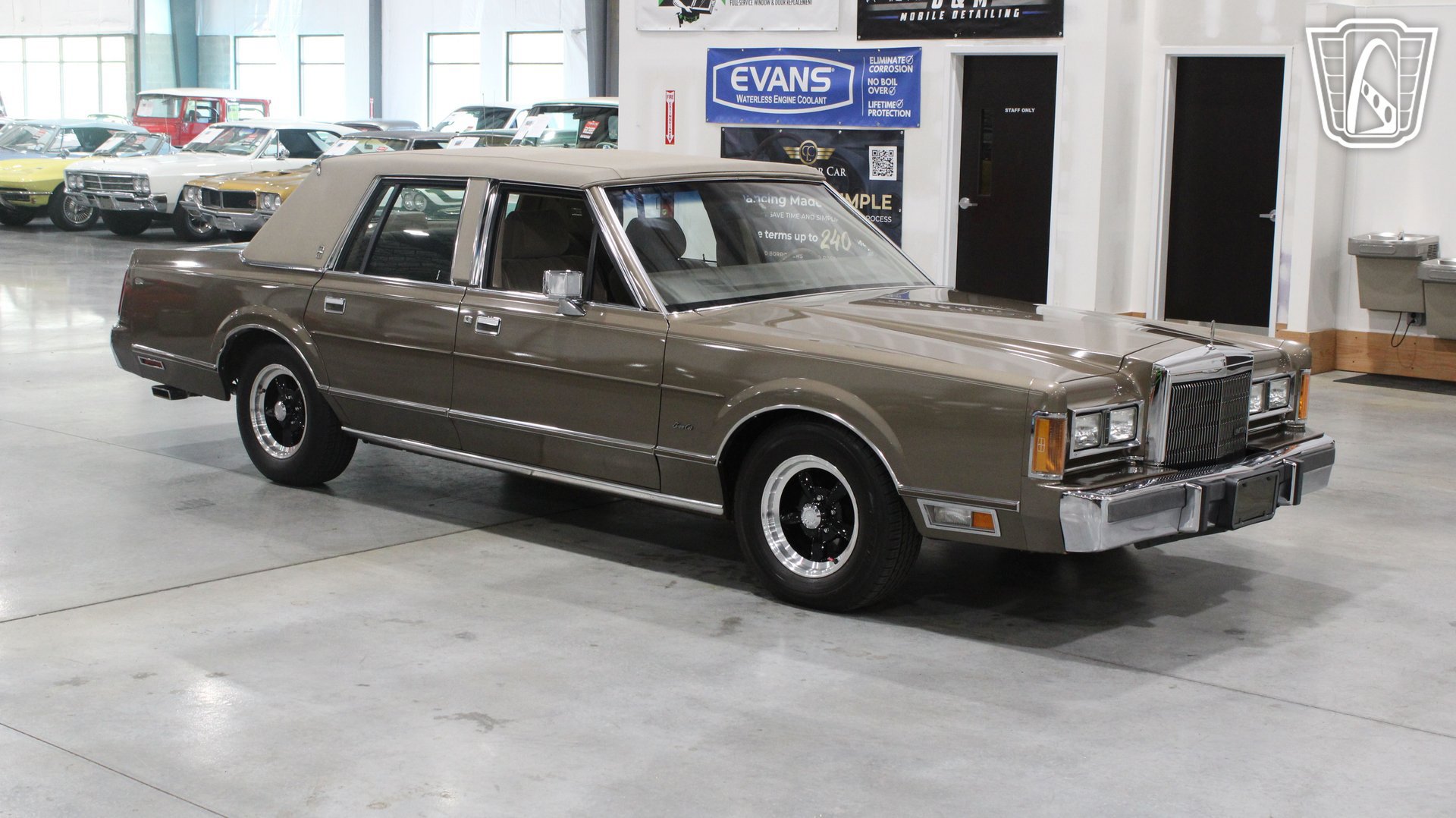 Used 1989 Lincoln Town Car RWD image 5