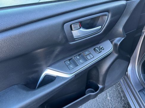 Used 2016 Toyota Camry SE image 13