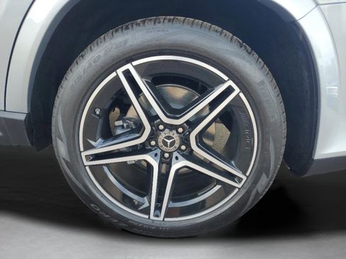 Used 2026 Mercedes-Benz GLS 450 4MATIC image 40