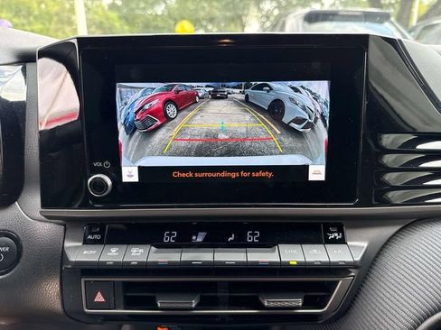 Used 2025 Toyota Camry SE FWD image 31