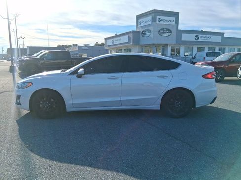 Used 2020 Ford Fusion SE w/ Equipment Group 151A image 8