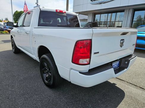Used 2018 RAM 1500 Classic SLT AWD/4WD image 3