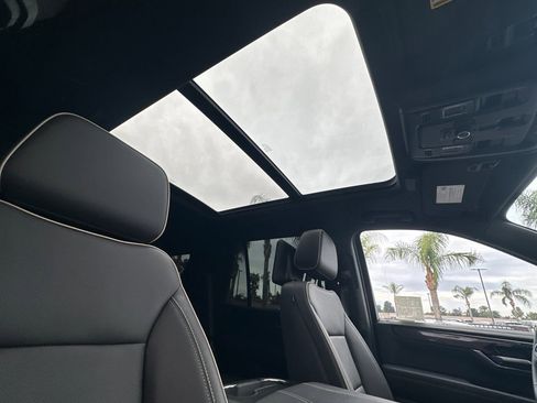 Certified 2025 GMC Yukon Elevation w/ Elevation Premium Package image 19