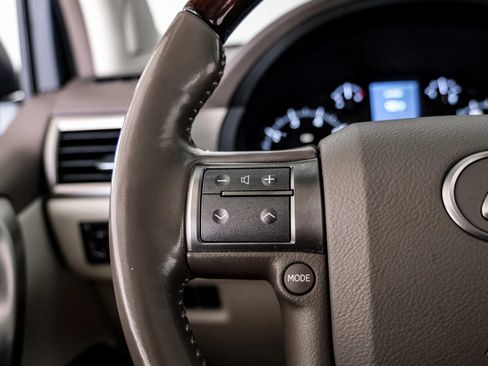 Used 2016 Lexus GX 460 w/ Premium Package AWD/4WD image 16