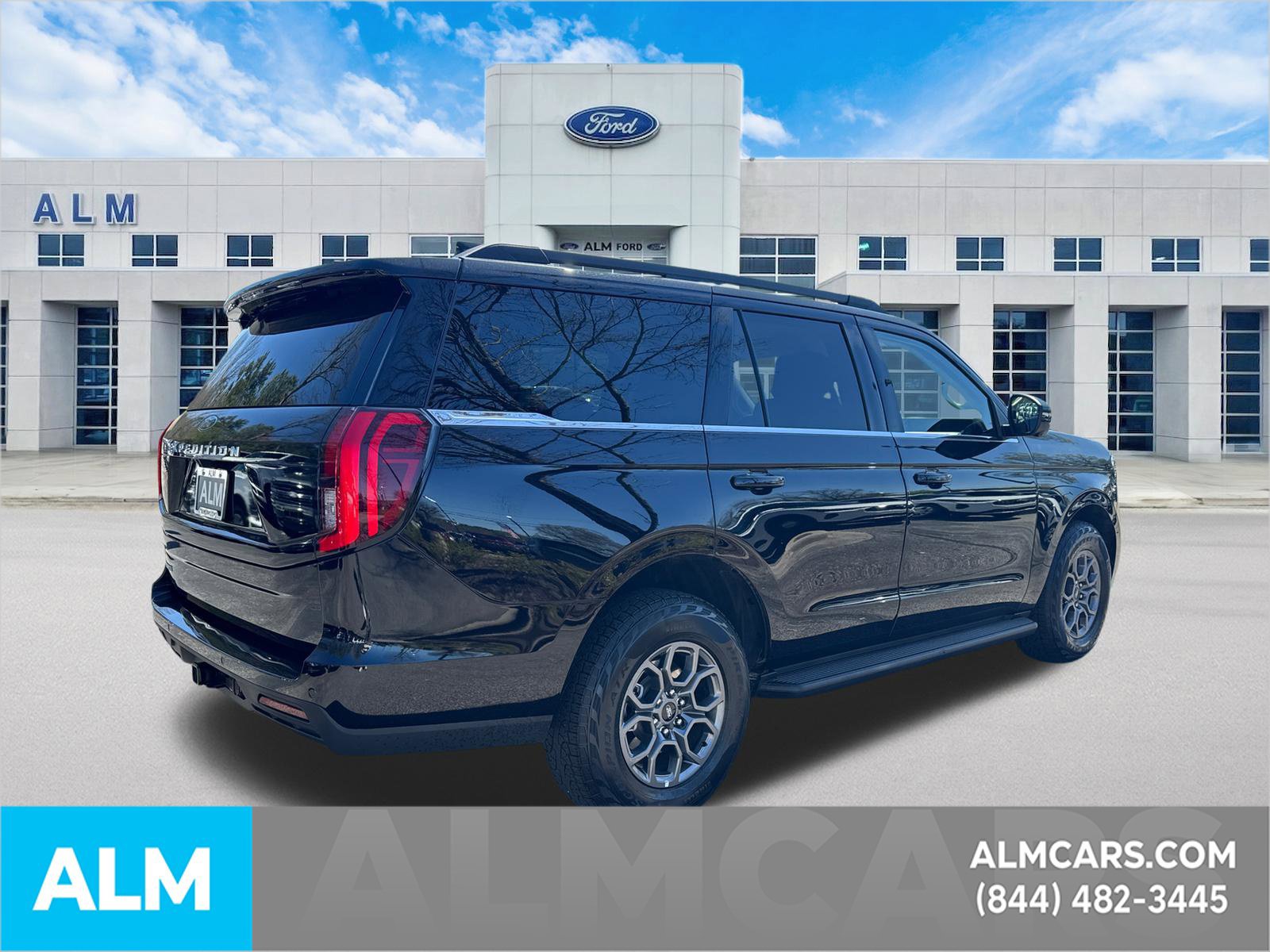 Used 2025 Ford Expedition Active AWD/4WD image 5