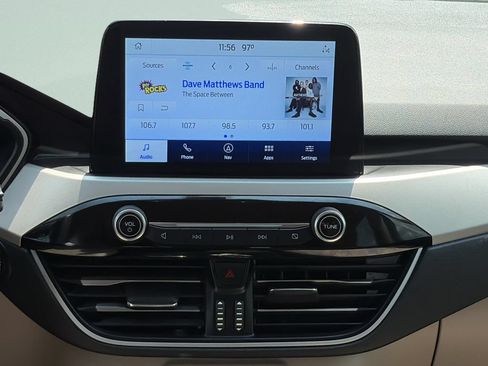 Used 2020 Ford Escape SE FWD image 22