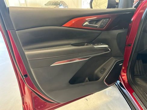 Used 2024 Chevrolet Traverse RS image 29