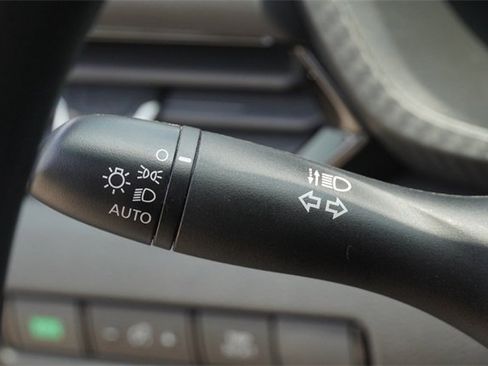 Used 2025 Nissan Sentra SV image 28