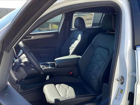 New 2026 Volkswagen Atlas Cross Sport SE AWD/4WD image 8