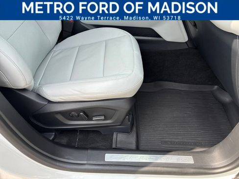 Used 2025 Ford Explorer Platinum w/ Ultimate Package AWD/4WD image 54