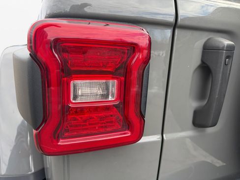 Certified 2021 Jeep Wrangler Unlimited Rubicon image 21