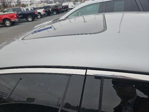 Used 2015 Chrysler 200 Limited w/ Convenience Group image 5