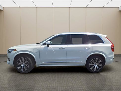 Used 2025 Volvo XC90 T8 Plus w/ Protection Package image 3