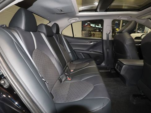 Used 2021 Toyota Camry XSE image 17