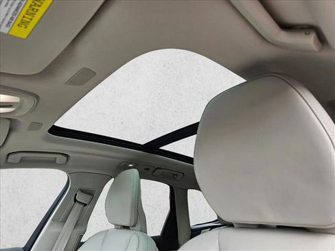 Used 2023 Volvo XC60 B5 Ultimate image 17