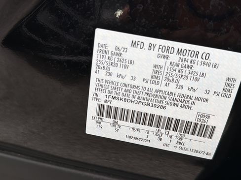 Used 2023 Ford Explorer XLT w/ Equipment Group 202A AWD/4WD image 29