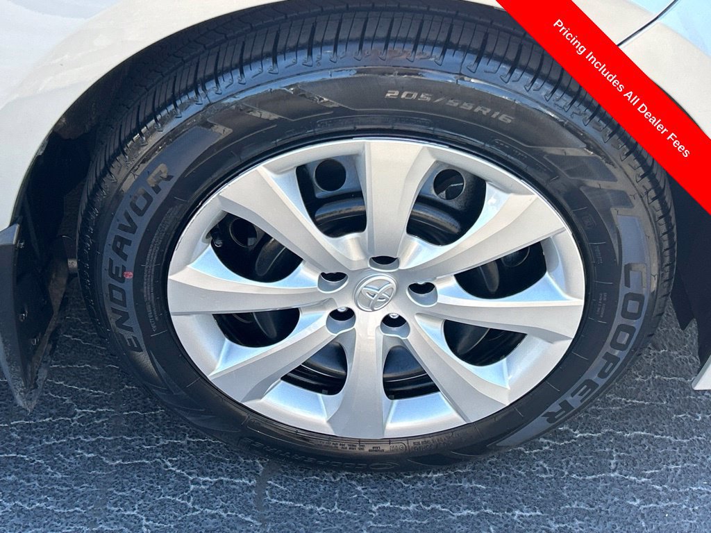 Used 2024 Toyota Corolla LE FWD image 23