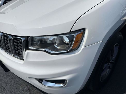 Used 2019 Jeep Grand Cherokee Limited AWD/4WD image 9