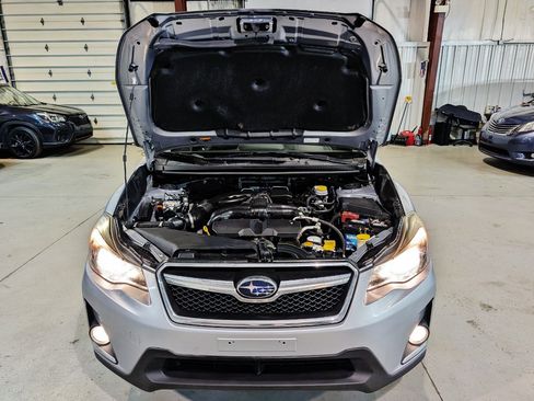 Used 2017 Subaru Crosstrek 2.0i Premium AWD/4WD image 39
