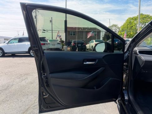 Used 2020 Toyota Corolla LE FWD image 9