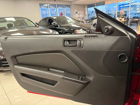 Used 2014 Ford Mustang Coupe w/ V6 Performance Package image 9