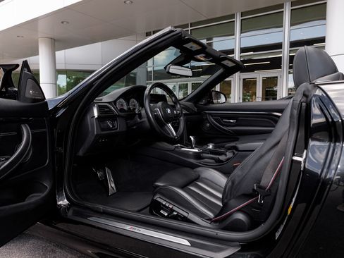 Used 2020 BMW M4 Convertible w/ Competition Package RWD image 55