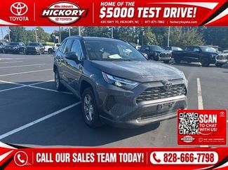 Used 2025 Toyota RAV4 XLE AWD/4WD video 1