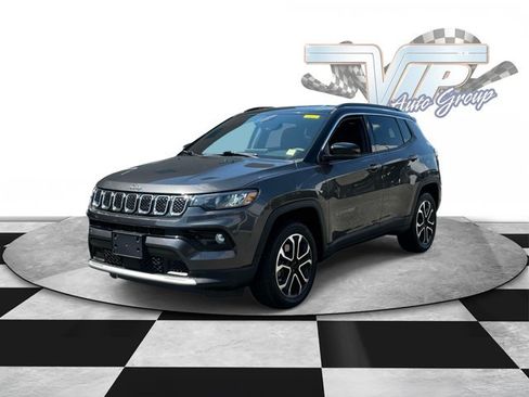Used 2023 Jeep Compass Limited AWD/4WD image 2