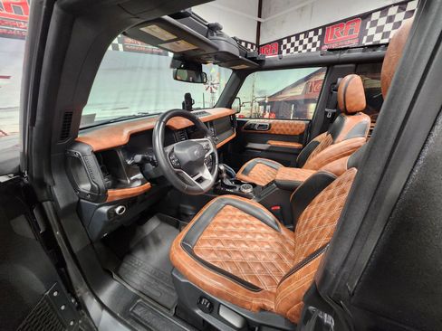 Used 2022 Ford Bronco Wildtrak image 11