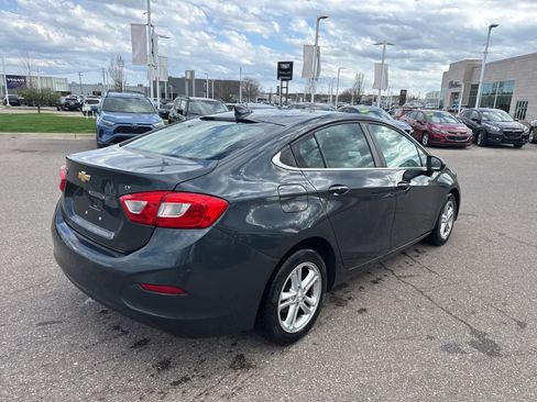 Used 2017 Chevrolet Cruze LT w/ Convenience Package image 5