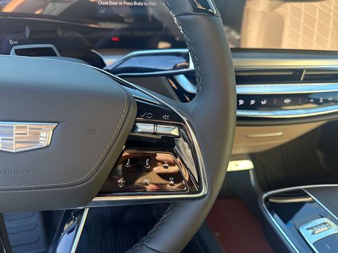 New 2026 Cadillac Lyriq Signature Luxury image 31