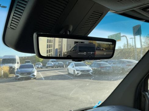 Used 2025 Mercedes-Benz Sprinter 2500 image 25