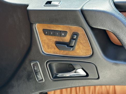 Used 2017 Mercedes-Benz G 550 image 17