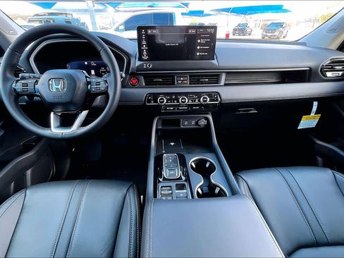 Used 2026 Honda Pilot Touring image 5