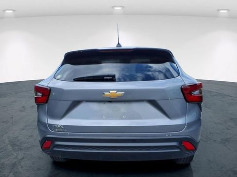 Used 2024 Chevrolet Trax LS FWD image 13
