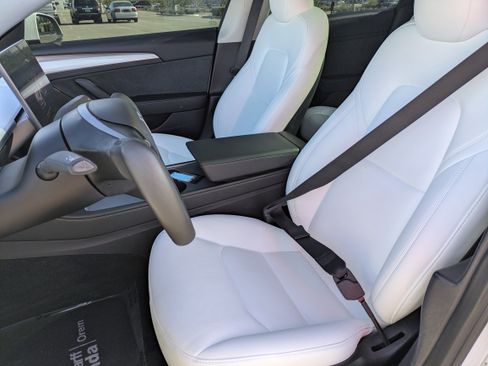 Used 2023 Tesla Model 3 Performance image 24