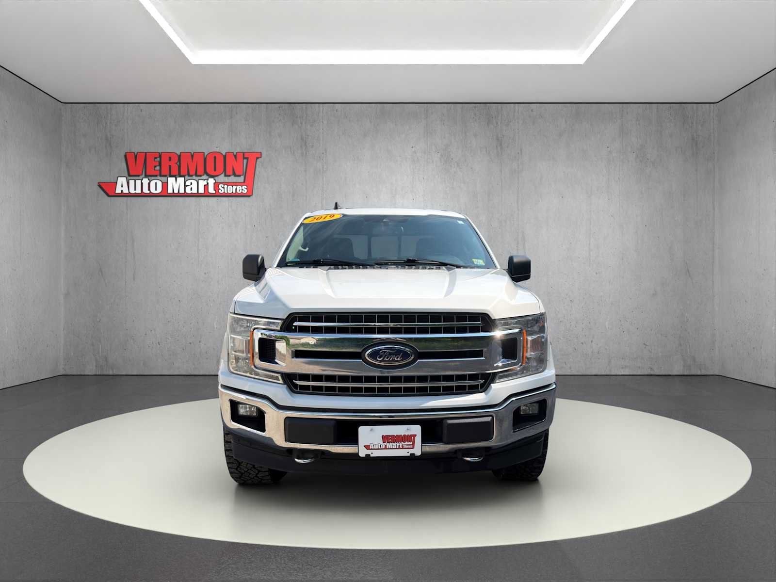 Used 2019 Ford F150 XLT w/ Equipment Group 302A Luxury AWD/4WD image 2