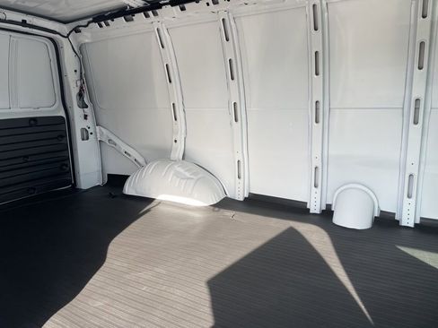 New 2025 Chevrolet Express 2500 image 28