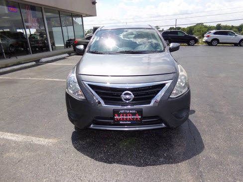 Used 2019 Nissan Versa SV FWD image 42