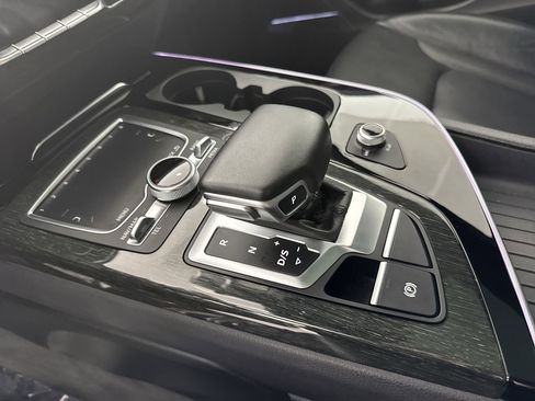 Used 2019 Audi Q7 3.0T Prestige image 24