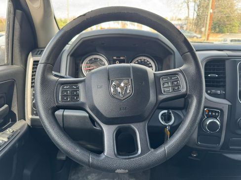 Used 2015 RAM 1500 Express image 12