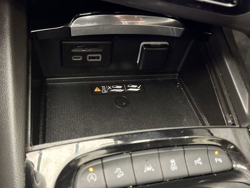 Used 2023 Buick Envision Avenir image 27