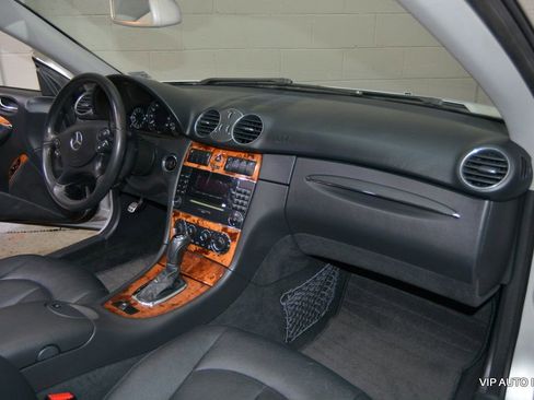 Used 2005 Mercedes-Benz CLK 320 Cabriolet image 16
