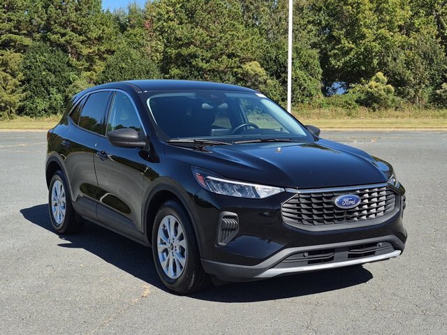 Certified 2023 Ford Escape Active FWD image 2