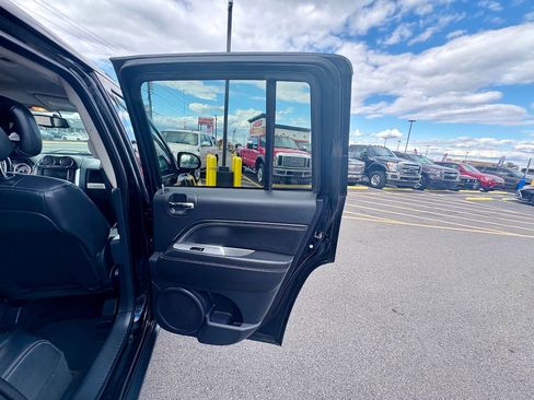 Used 2014 Jeep Compass Latitude image 34