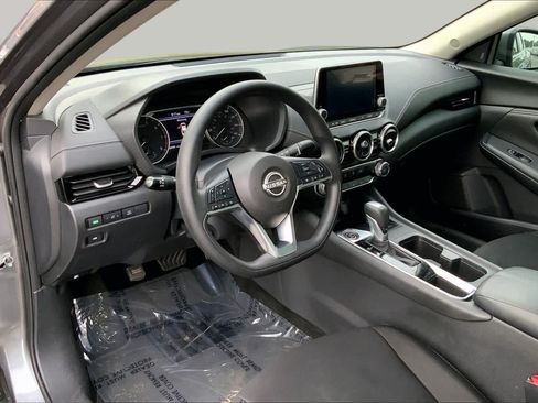 Used 2025 Nissan Sentra SV w/ Trunk Package FWD image 15