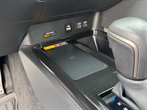 Certified 2025 Toyota Camry SE image 21